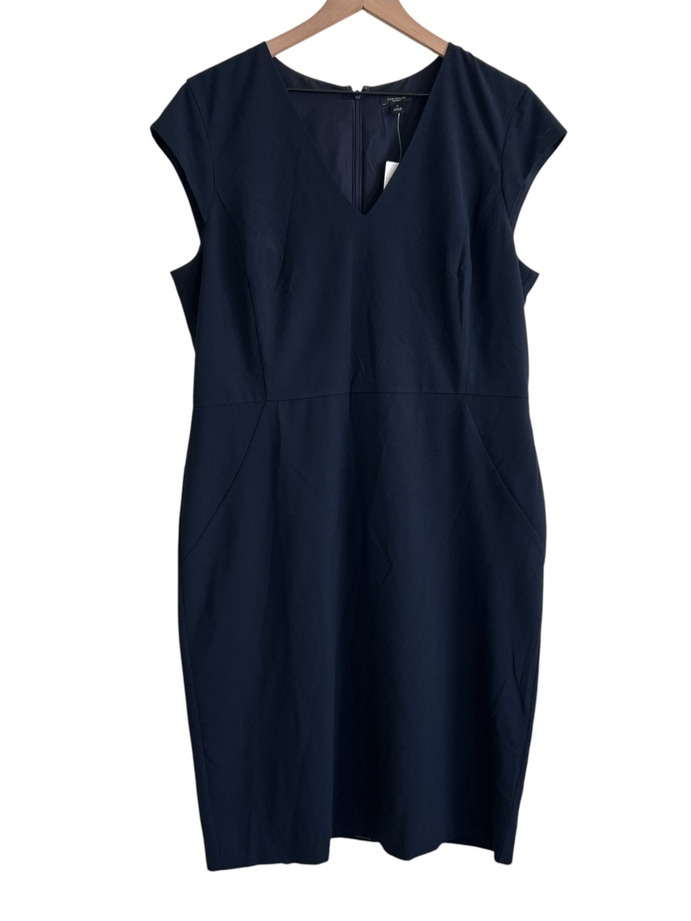 NWT Ann Taylor Navy V-Neck Cap Sleeve Knee Length Sheath Dress